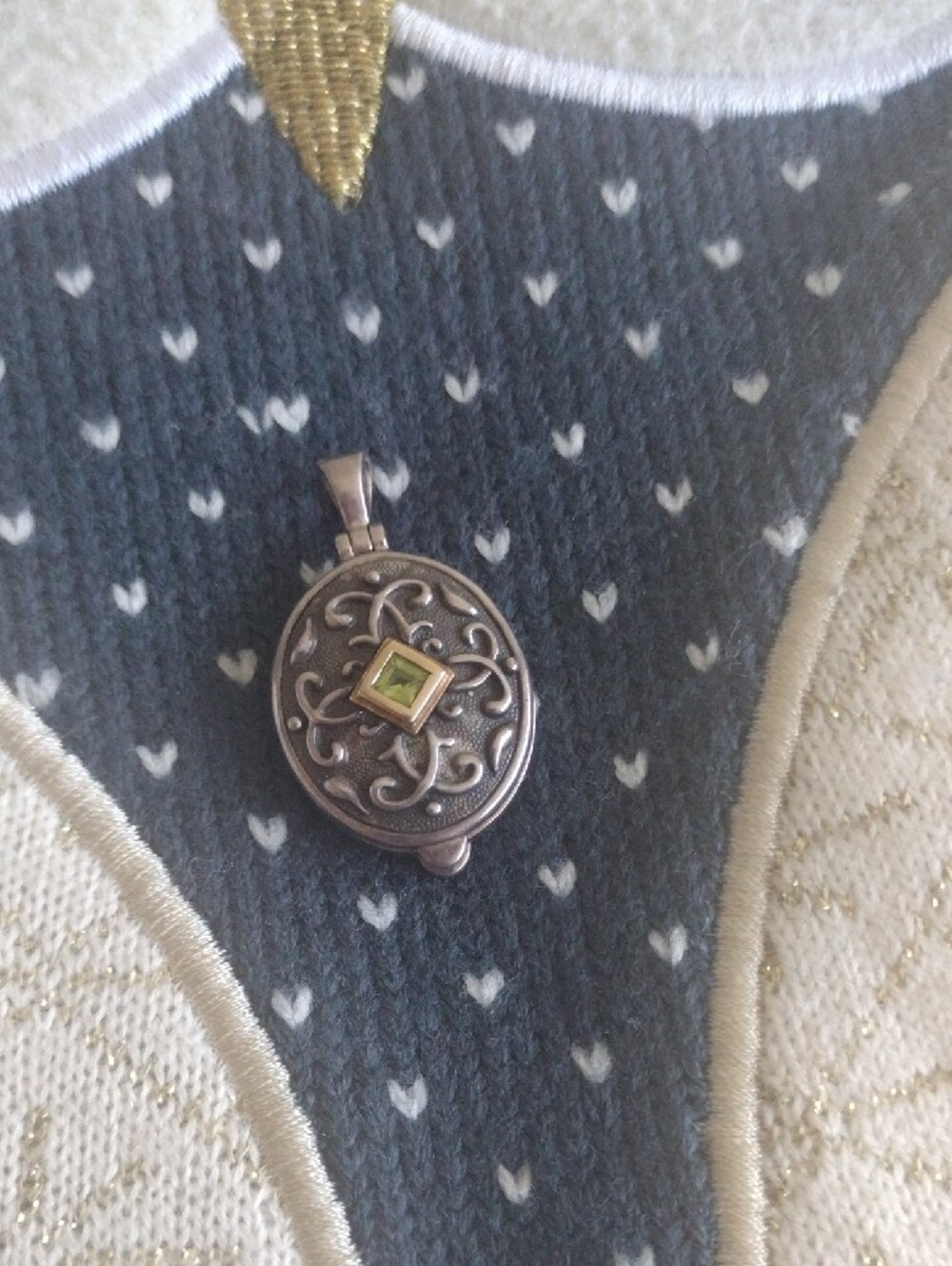Sterling Silver Oval Genuine Peridot Locket From Antoli - Picture 7 of 7